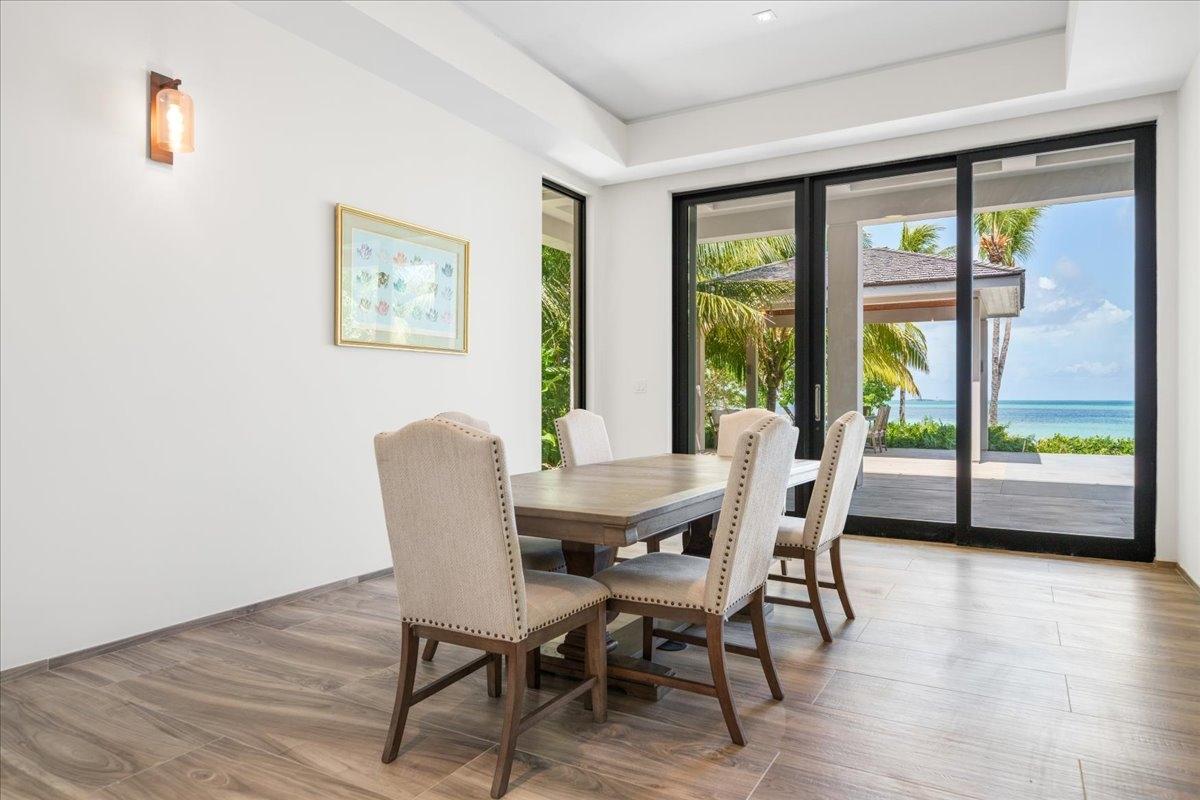 RESIDENCE ON CLIFTON BAY