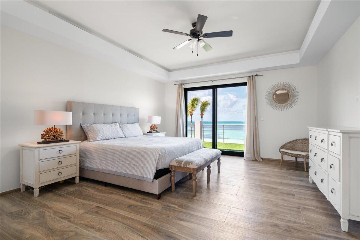 RESIDENCE ON CLIFTON BAY