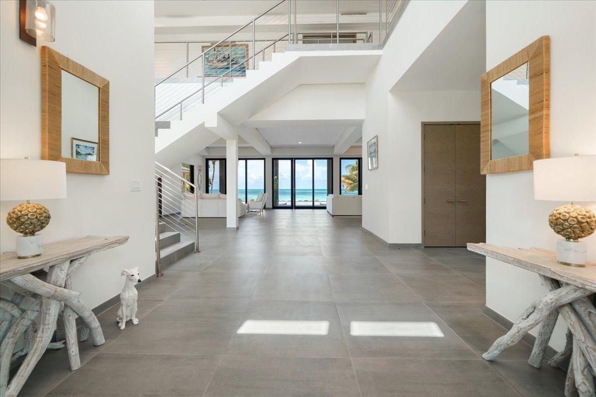 RESIDENCE ON CLIFTON BAY