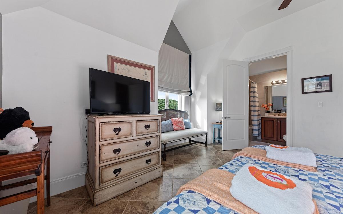 BLDG 4 LOVE BEACH WALK Unit: 8