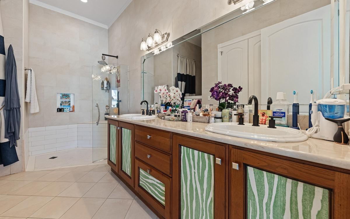 BLDG 4 LOVE BEACH WALK Unit: 8