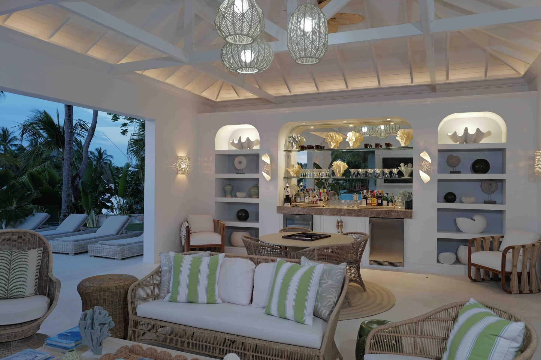 MANSION IN LYFORD CAY