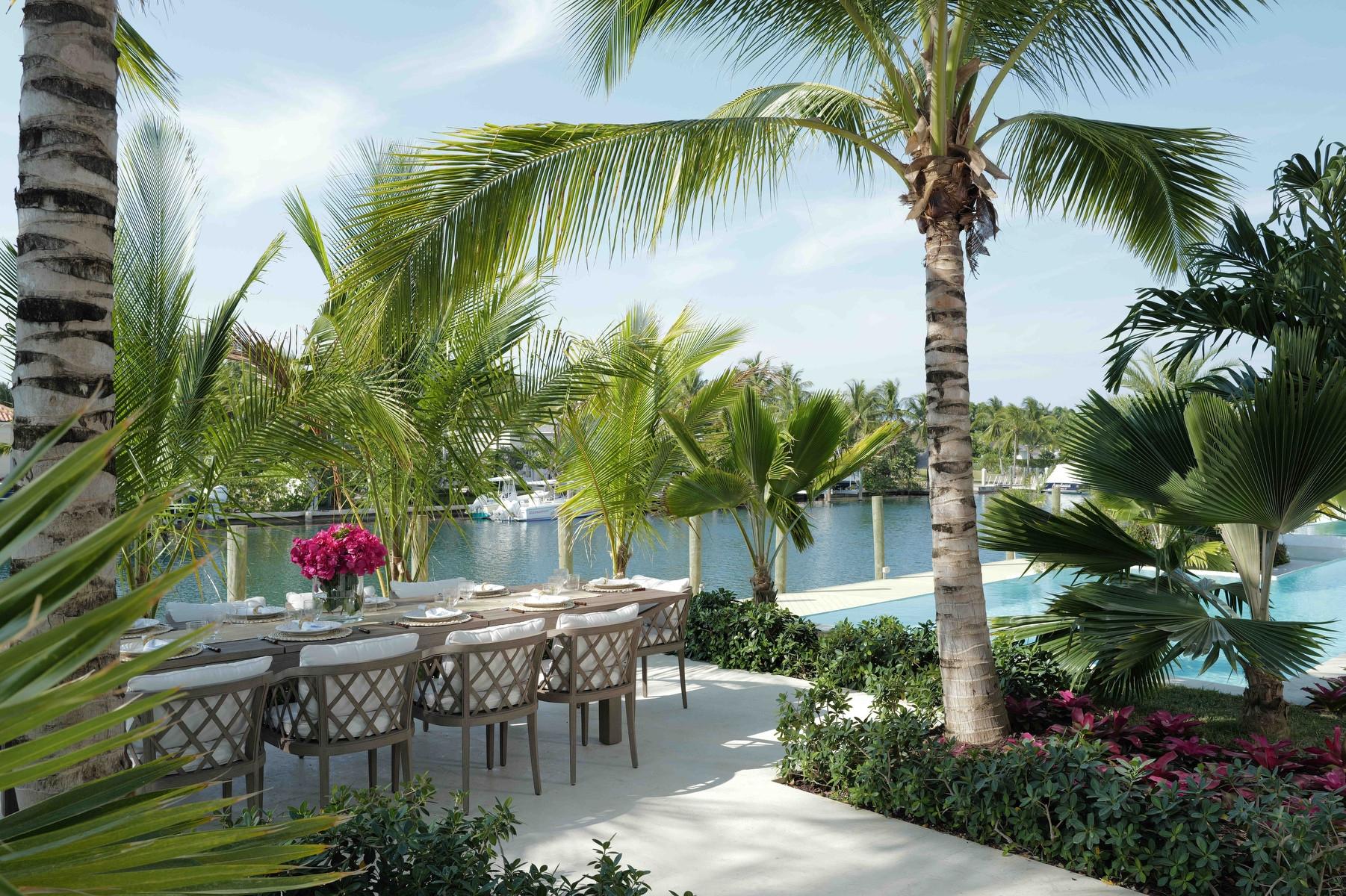 MANSION IN LYFORD CAY