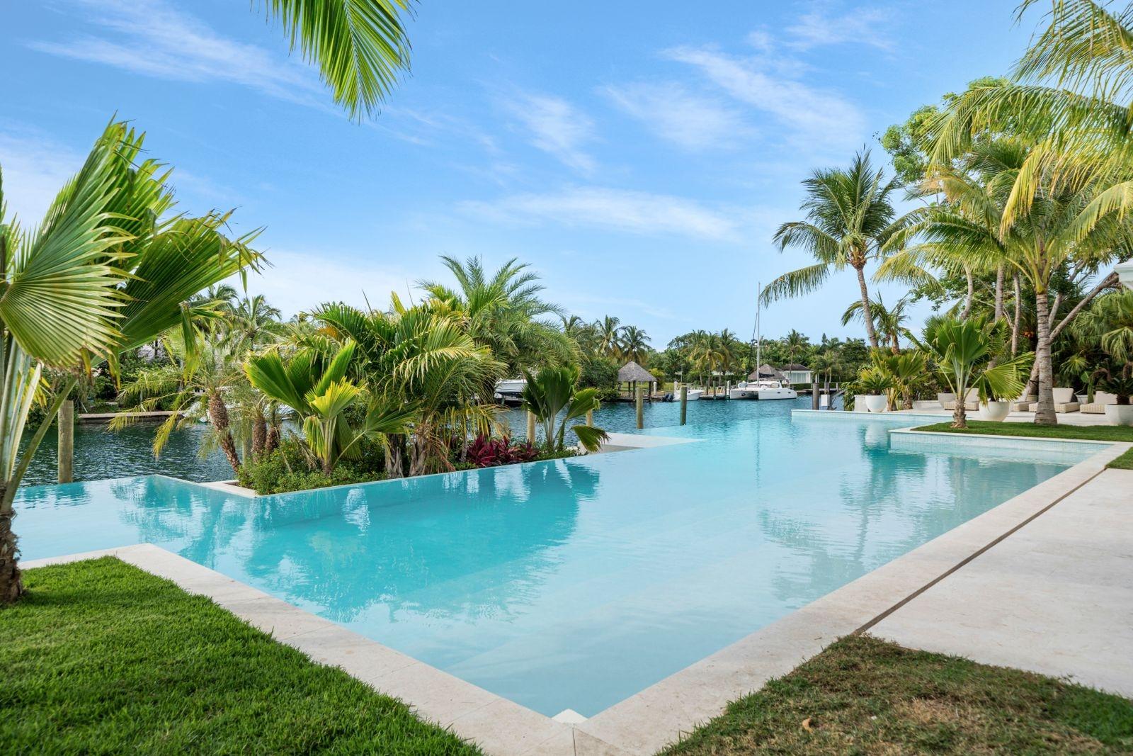 MANSION IN LYFORD CAY