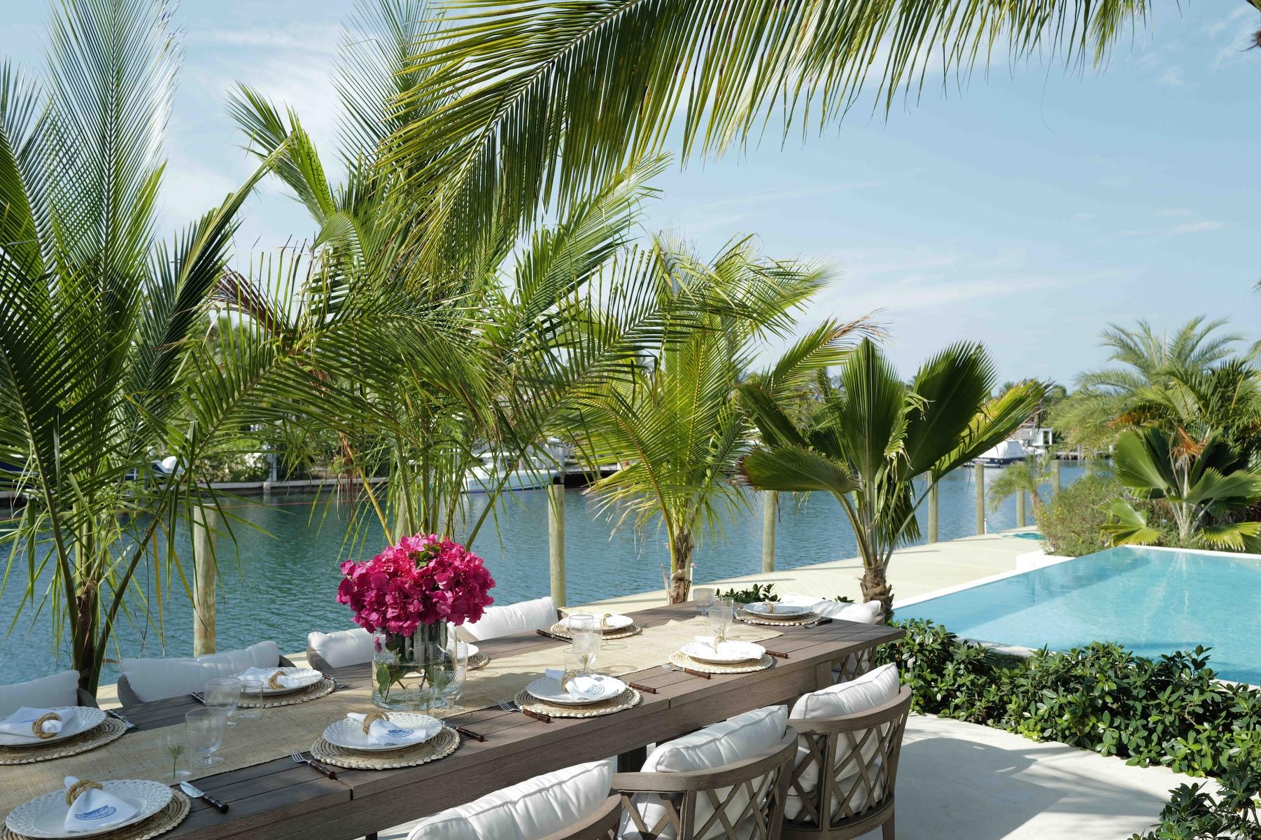 MANSION IN LYFORD CAY