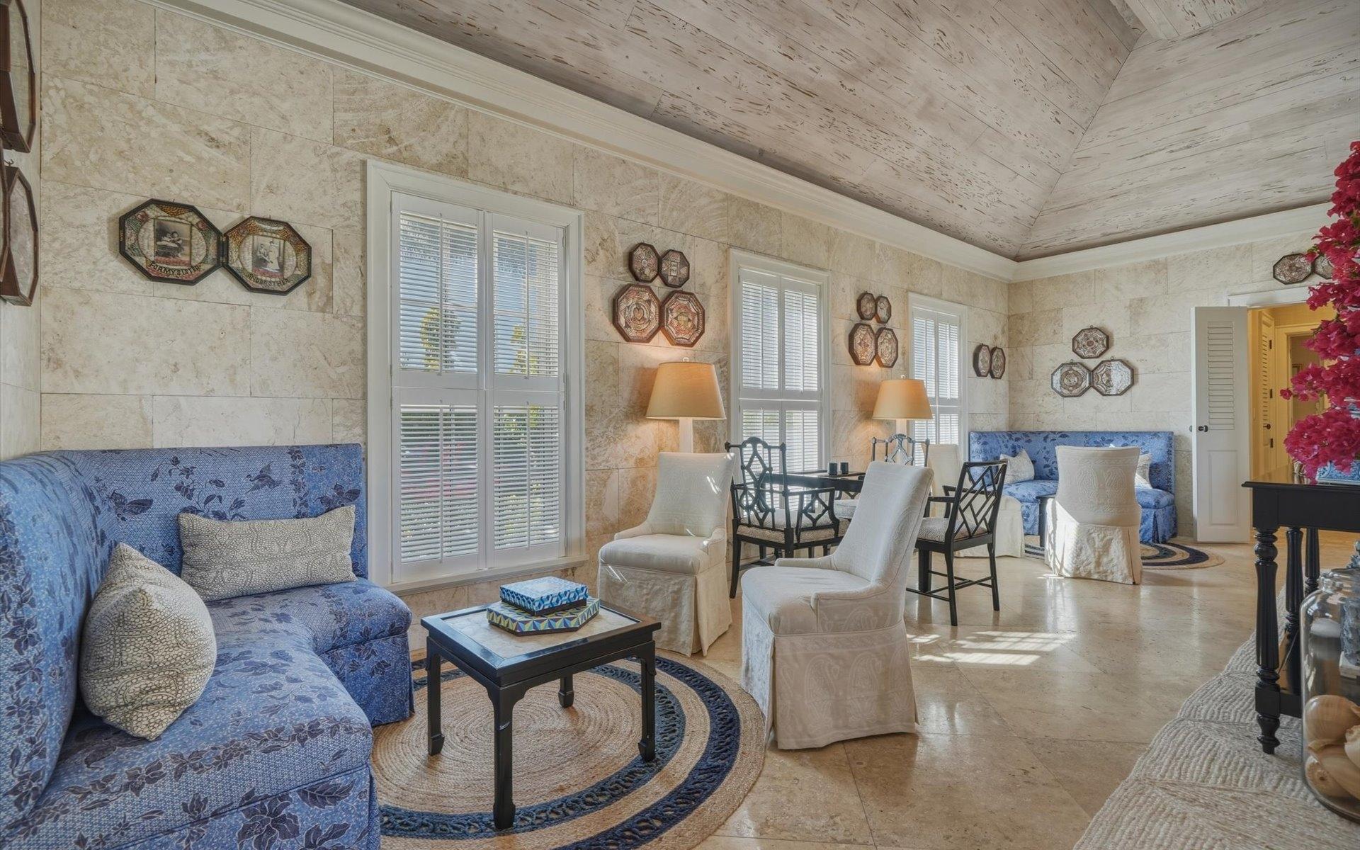 104 COTT 104, CLIFTON BAY DR.