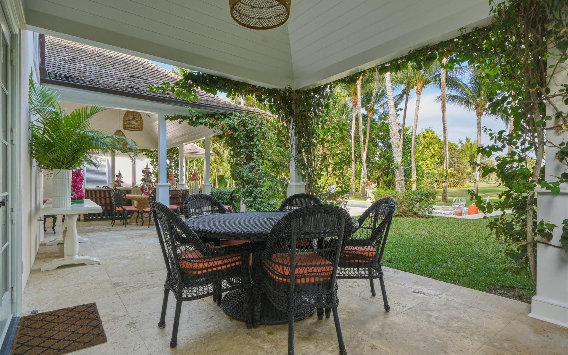 104 COTT 104, CLIFTON BAY DR.