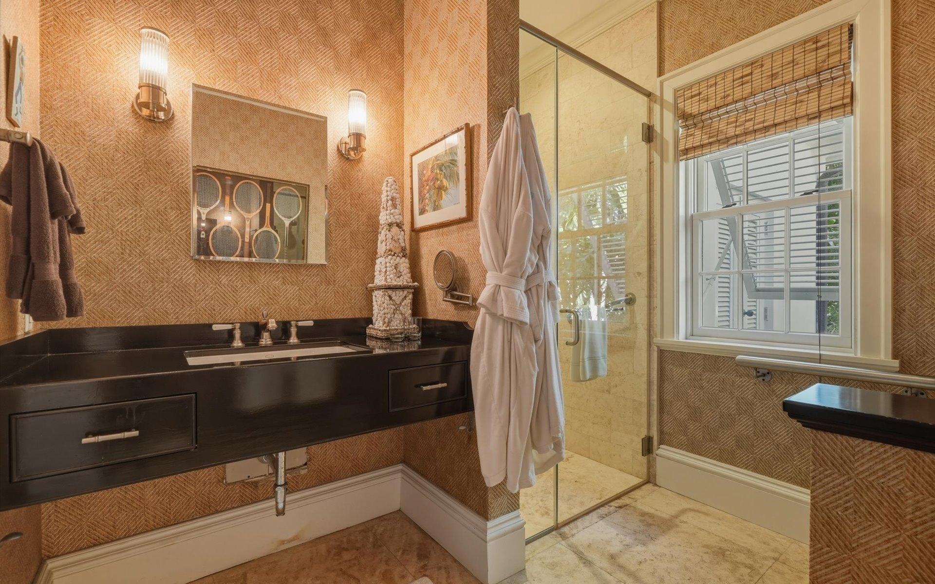 104 COTT 104, CLIFTON BAY DR.