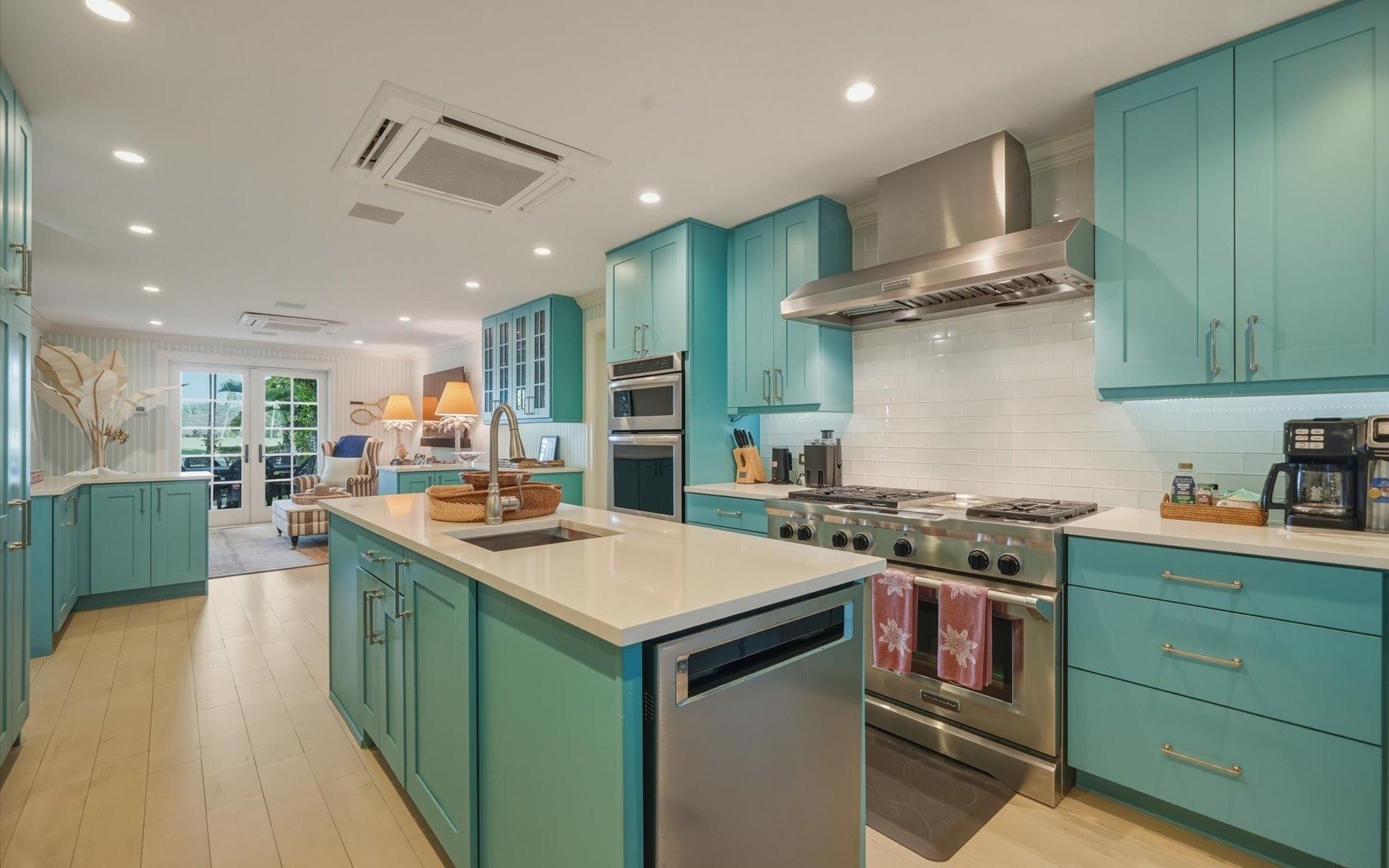 104 COTT 104, CLIFTON BAY DR.