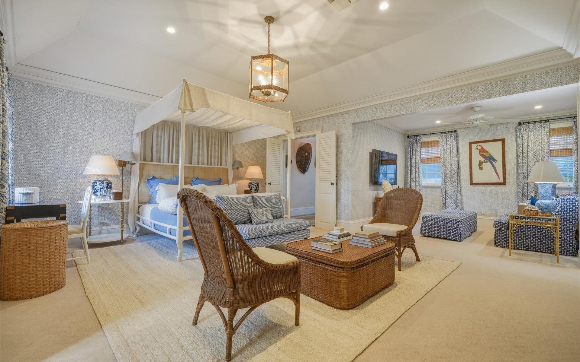 104 COTT 104, CLIFTON BAY DR.