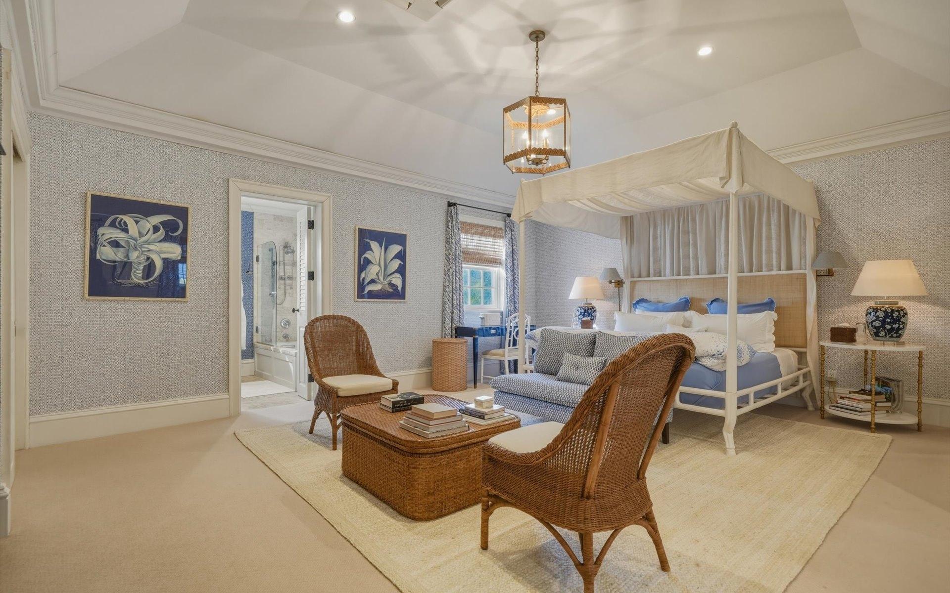 104 COTT 104, CLIFTON BAY DR.