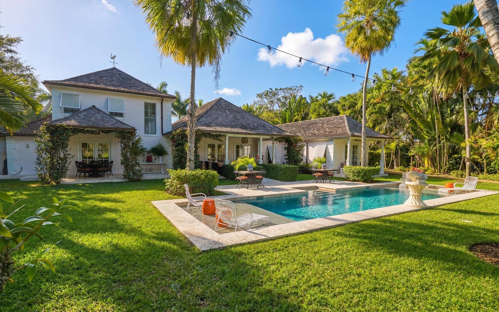 104 COTT 104, CLIFTON BAY DR.