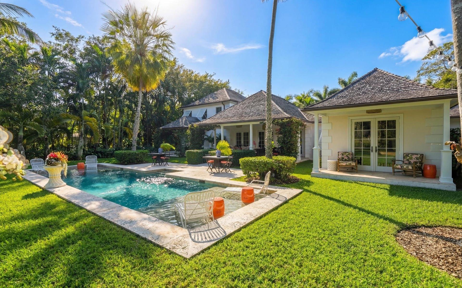 104 COTT 104, CLIFTON BAY DR.