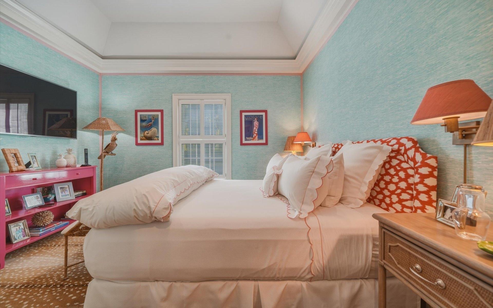 104 COTT 104, CLIFTON BAY DR.