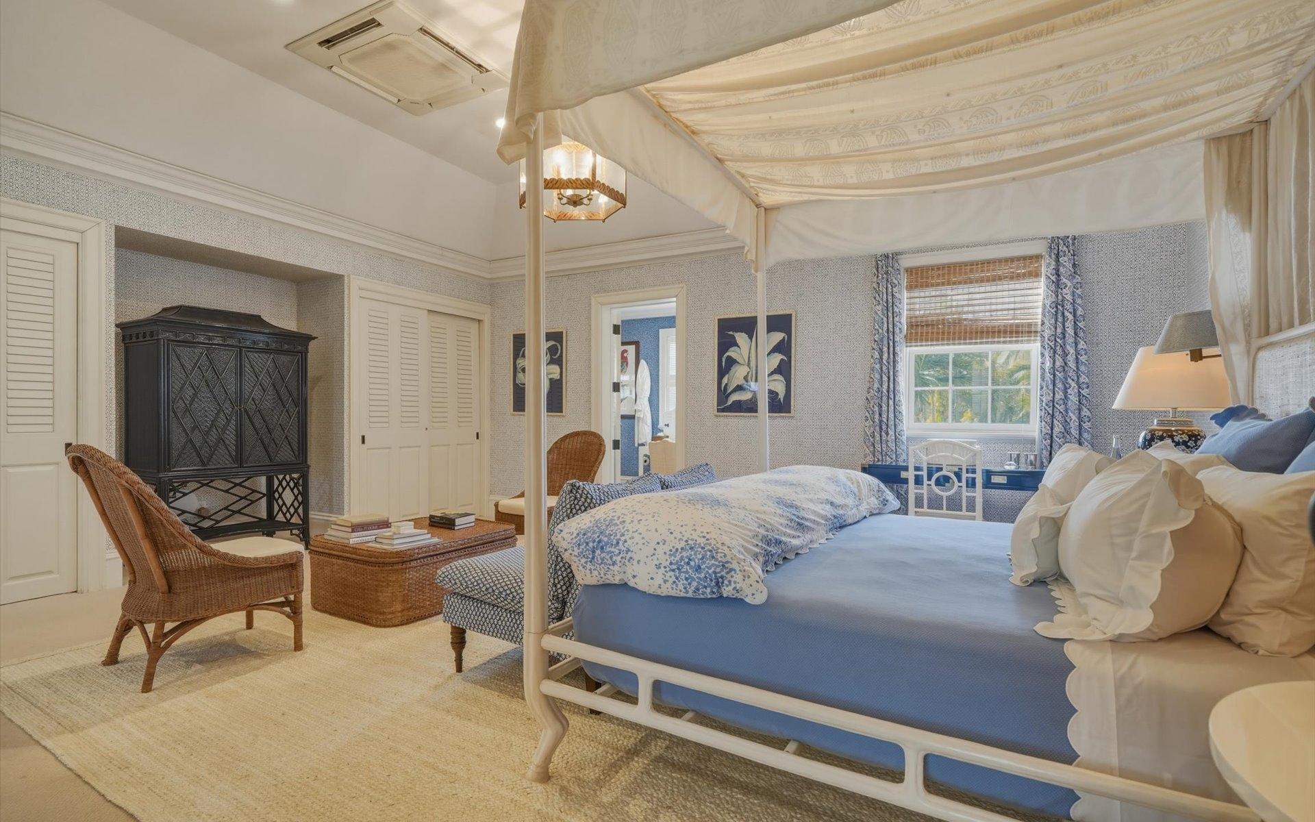 104 COTT 104, CLIFTON BAY DR.