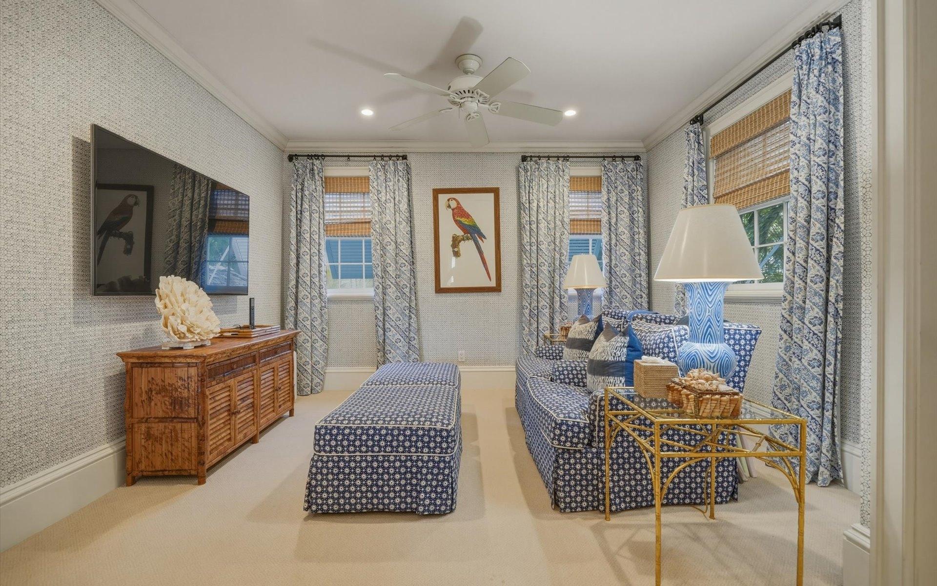 104 COTT 104, CLIFTON BAY DR.