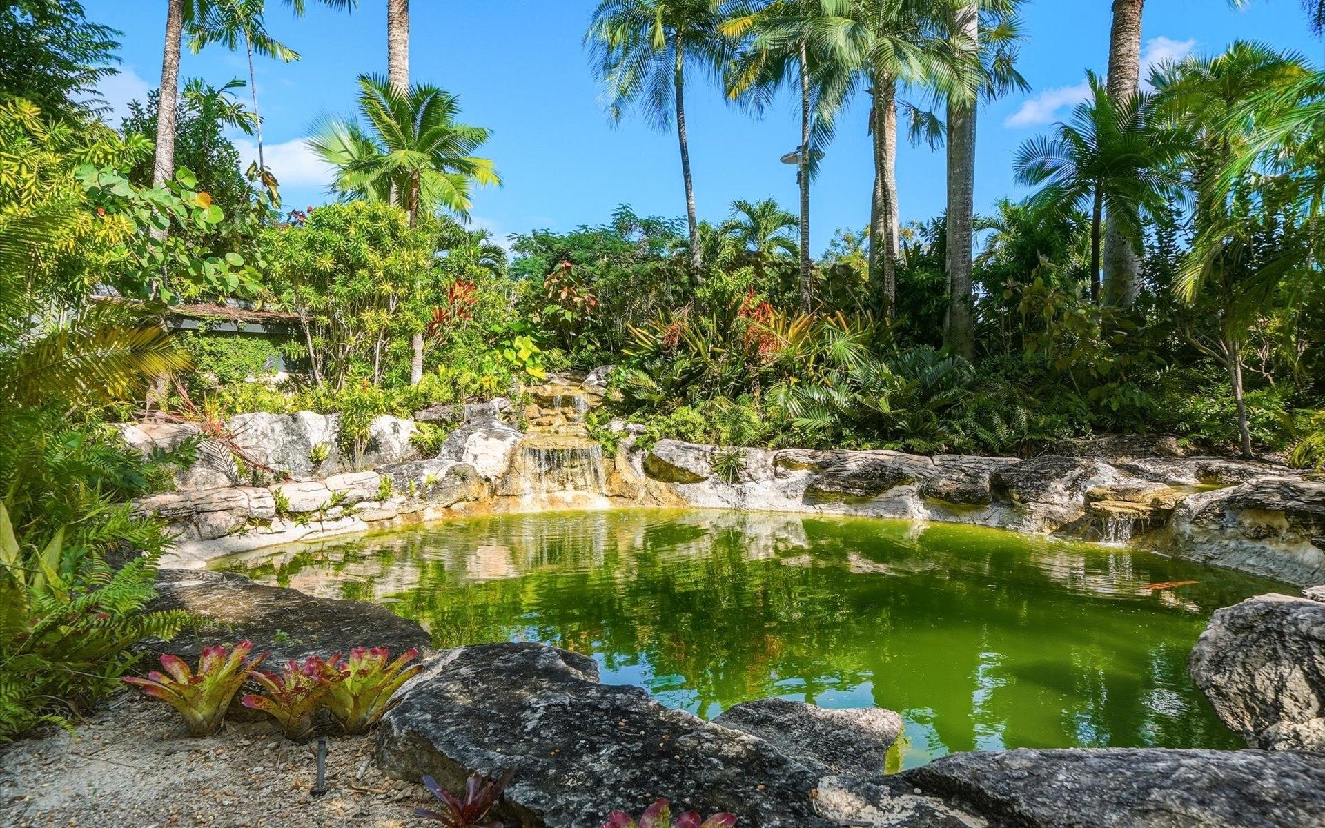 SUNNYSIDE CONDOMINIUMS Unit: 102 & 103