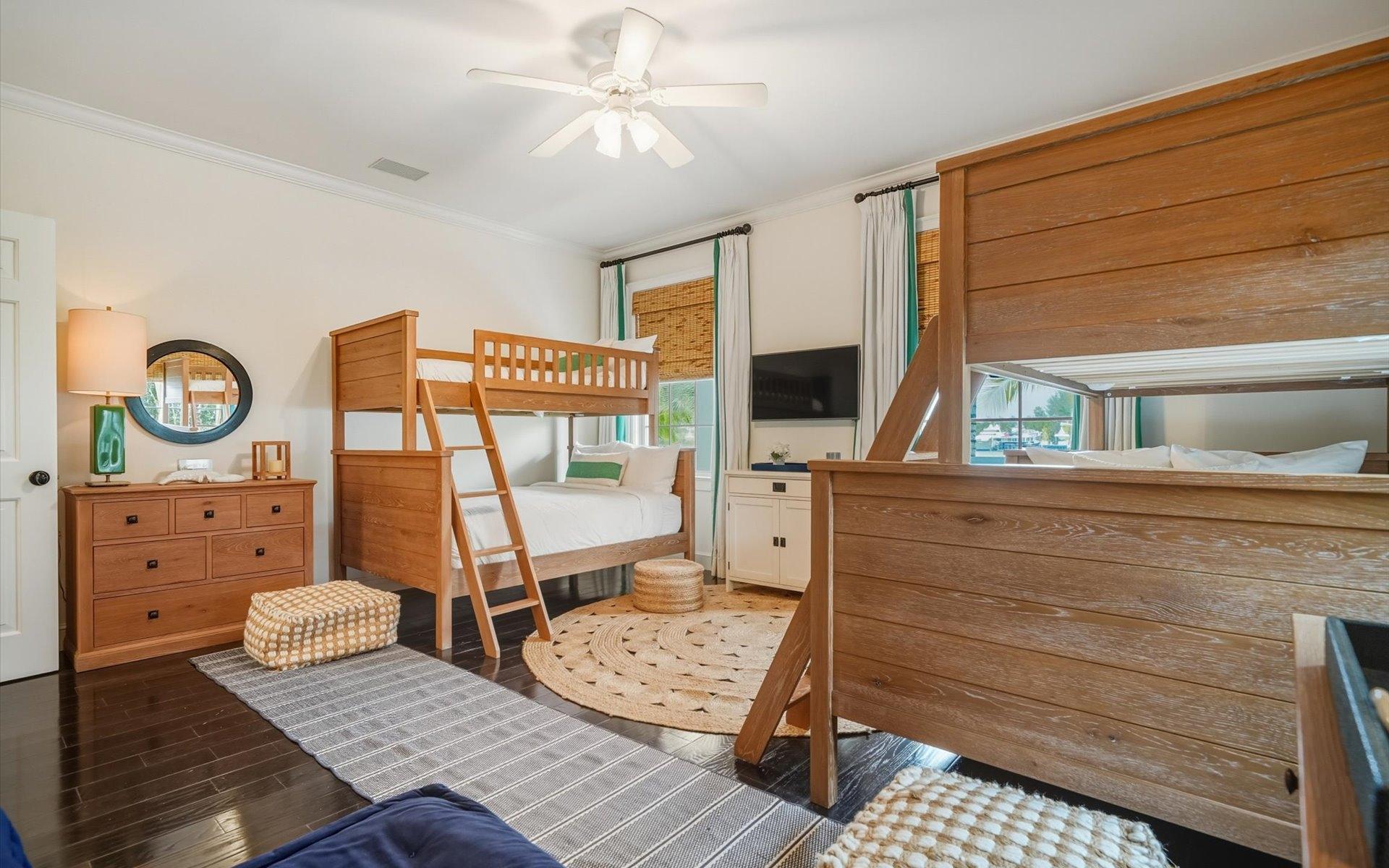 MARINA TOWNHOUSE Unit: 10