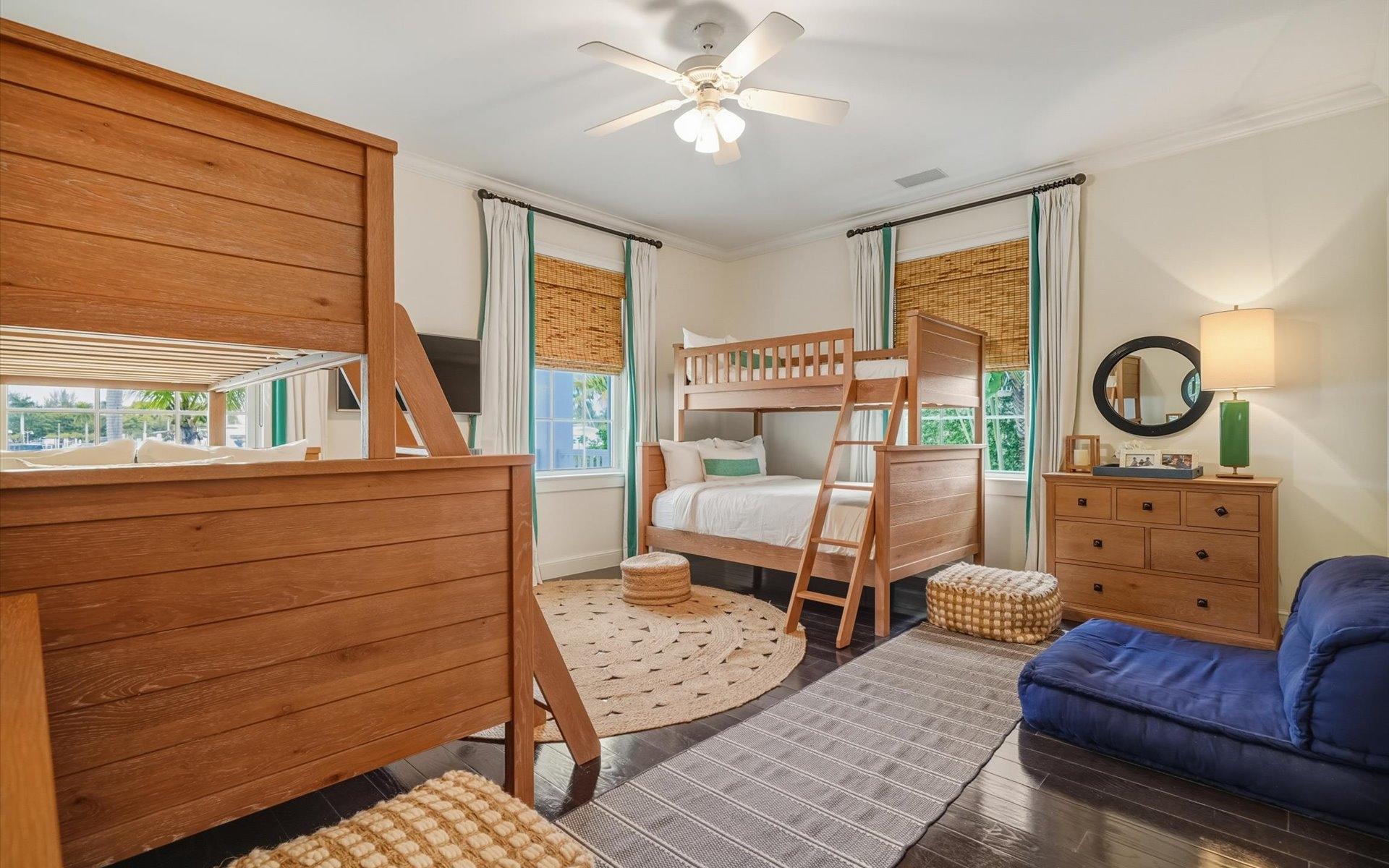 MARINA TOWNHOUSE Unit: 10