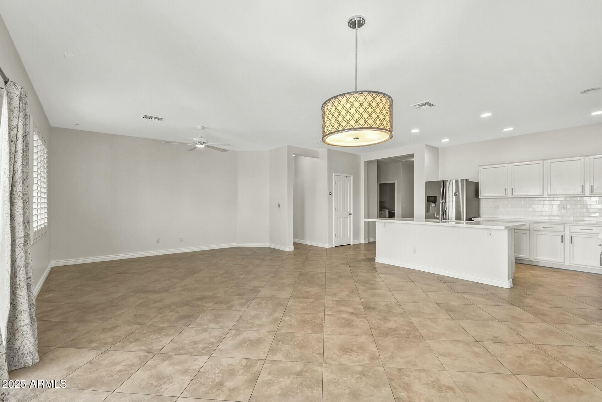 3718 E VALLEJO Drive