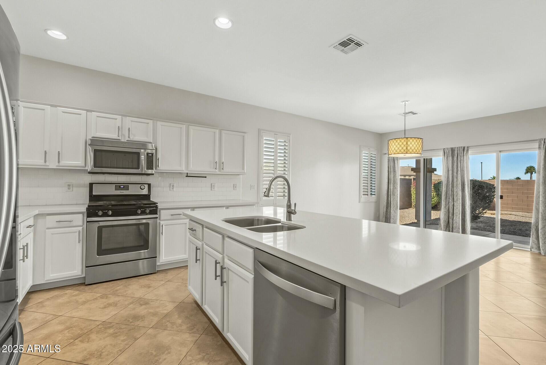 3718 E VALLEJO Drive