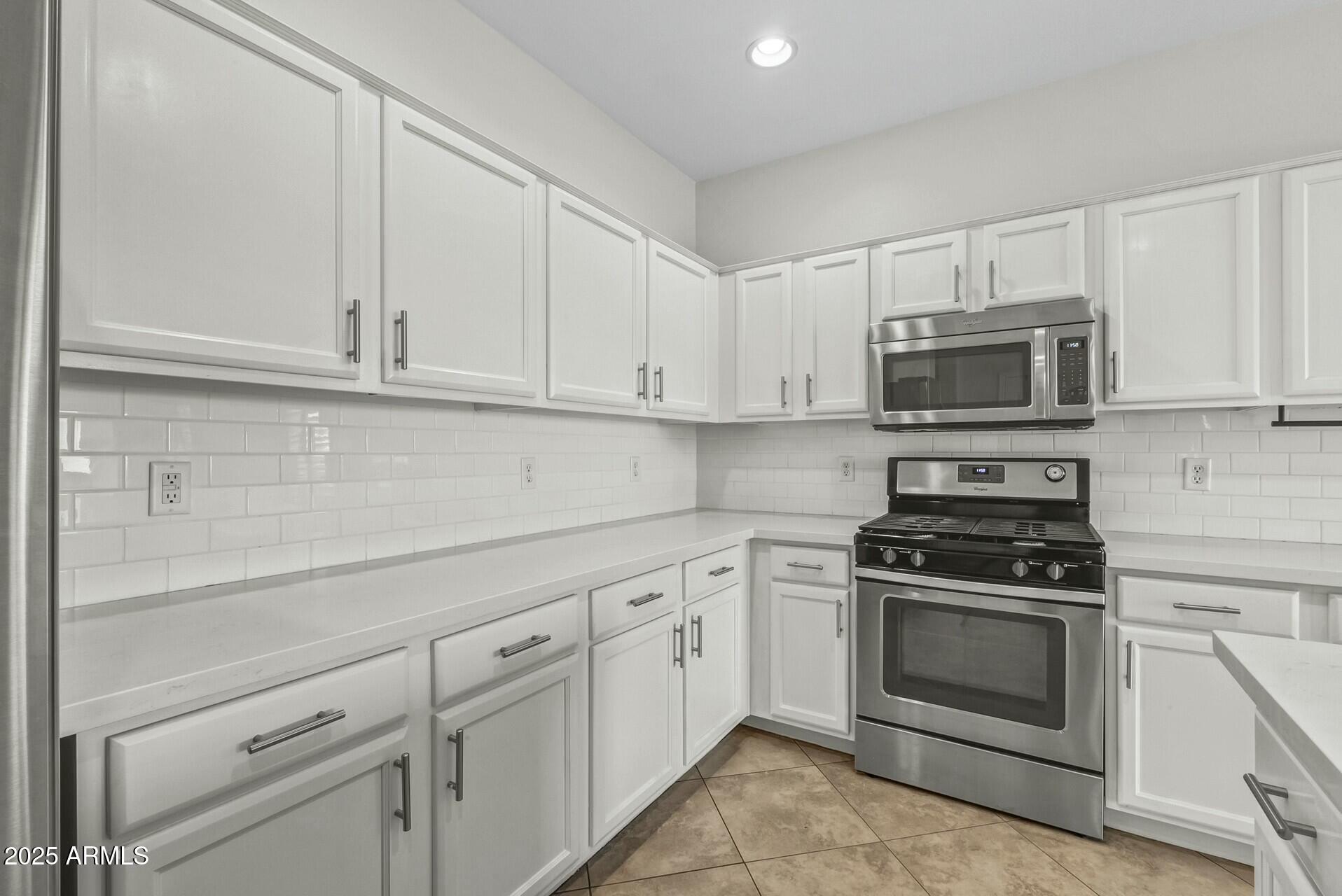 3718 E VALLEJO Drive
