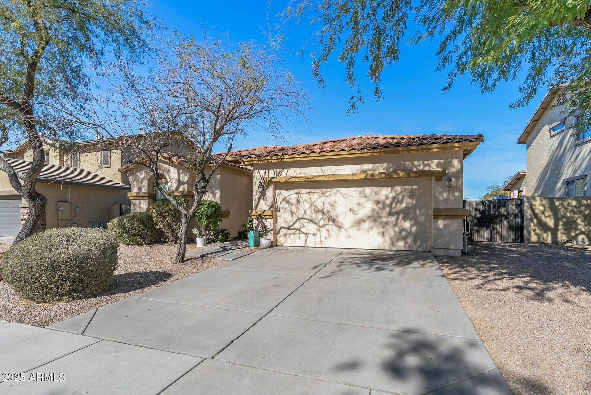 3718 E VALLEJO Drive