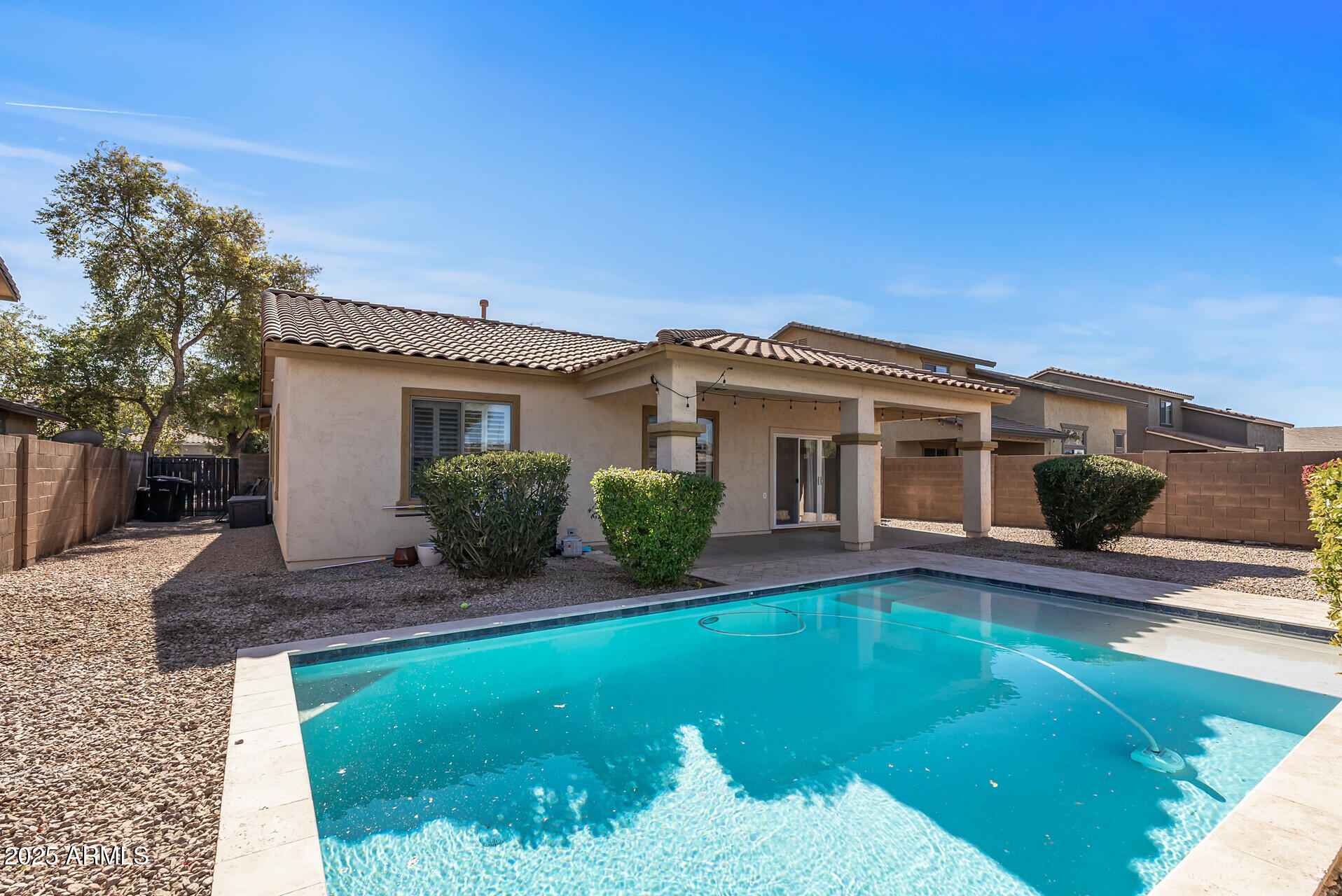 3718 E VALLEJO Drive