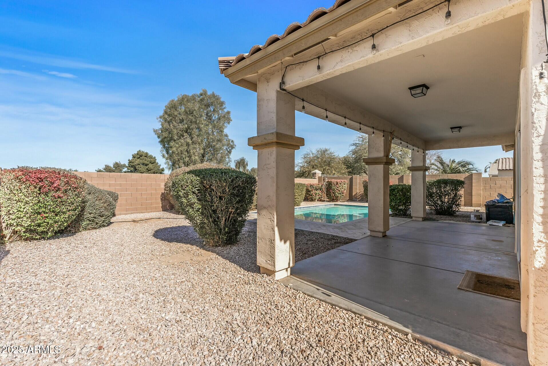 3718 E VALLEJO Drive