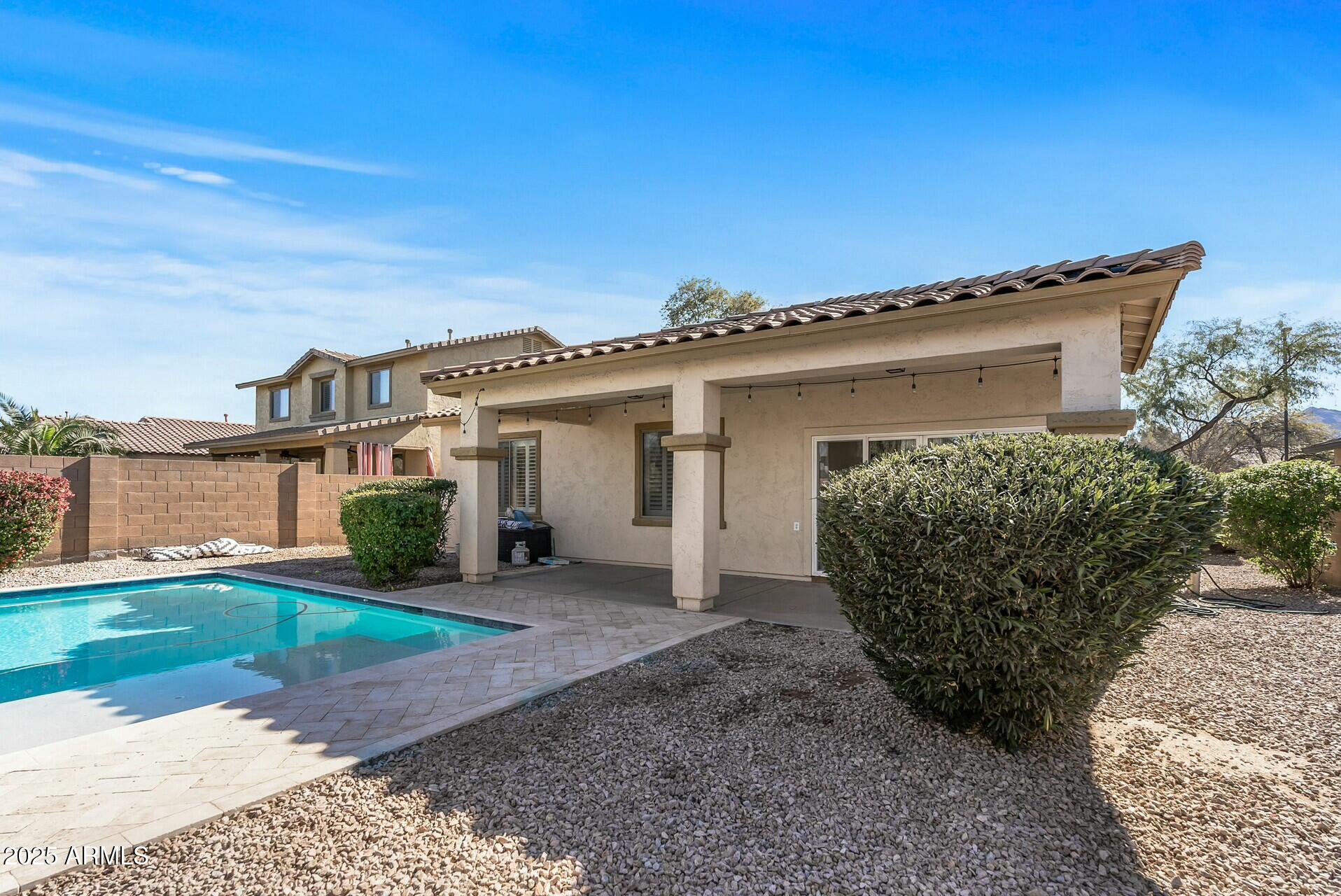 3718 E VALLEJO Drive