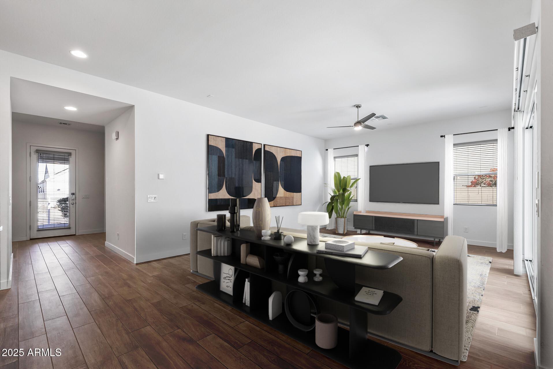 1113 E LA MIRADA Drive