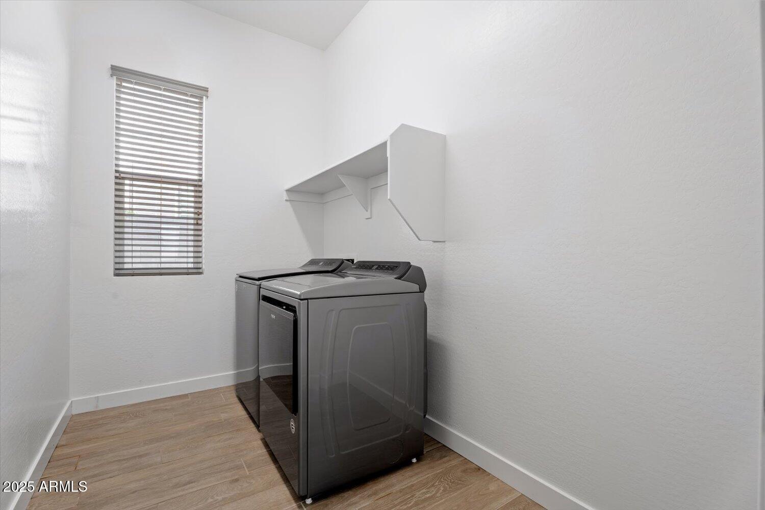 1113 E LA MIRADA Drive