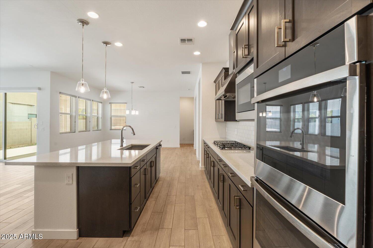 1113 E LA MIRADA Drive