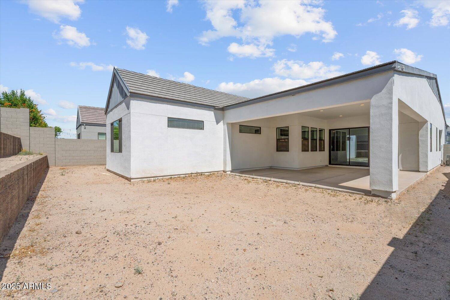 1113 E LA MIRADA Drive