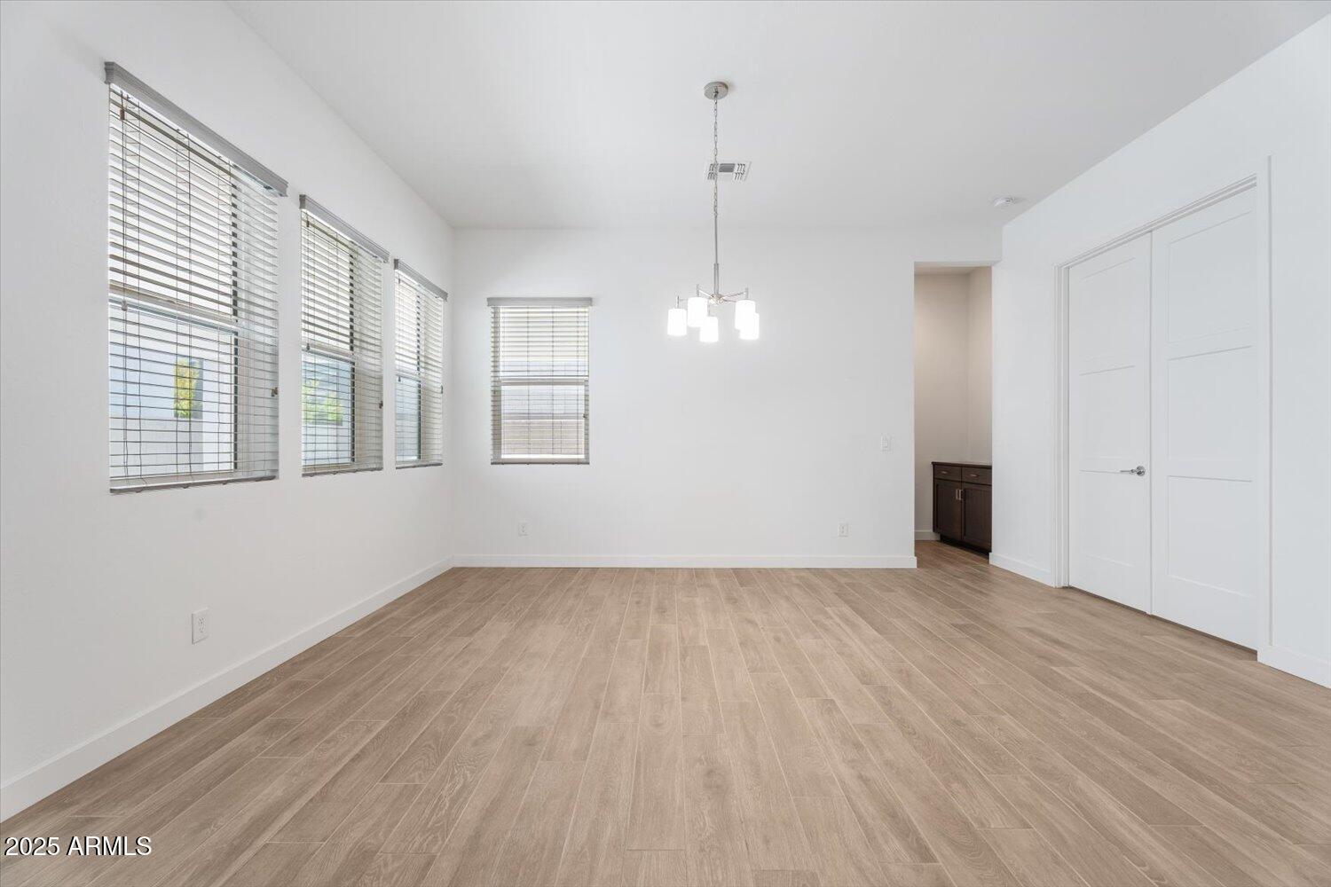 1113 E LA MIRADA Drive