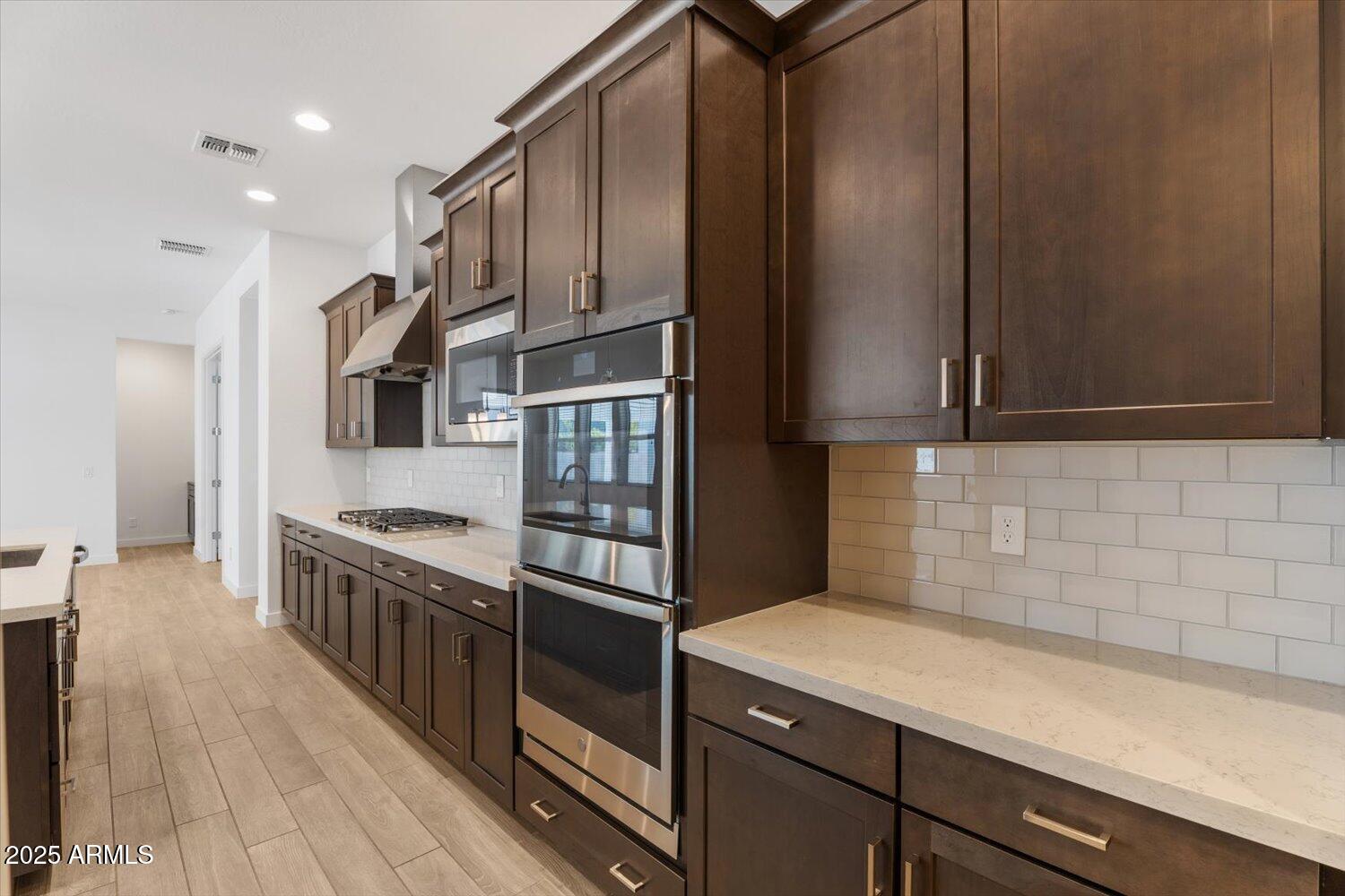 1113 E LA MIRADA Drive