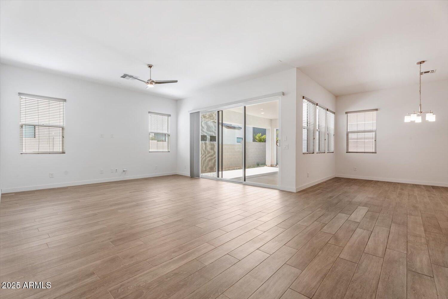 1113 E LA MIRADA Drive