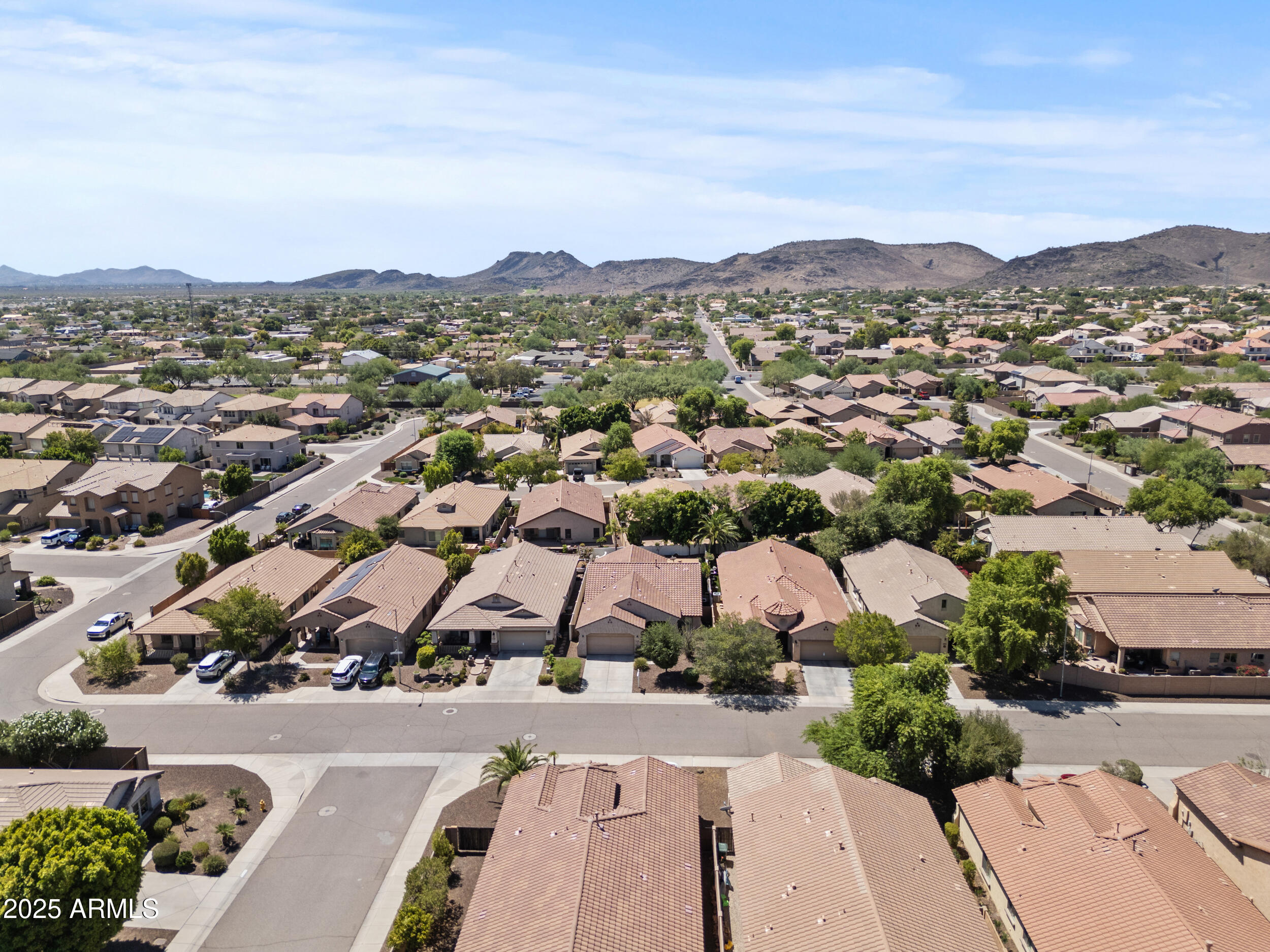 5231 W DESERT HOLLOW Drive