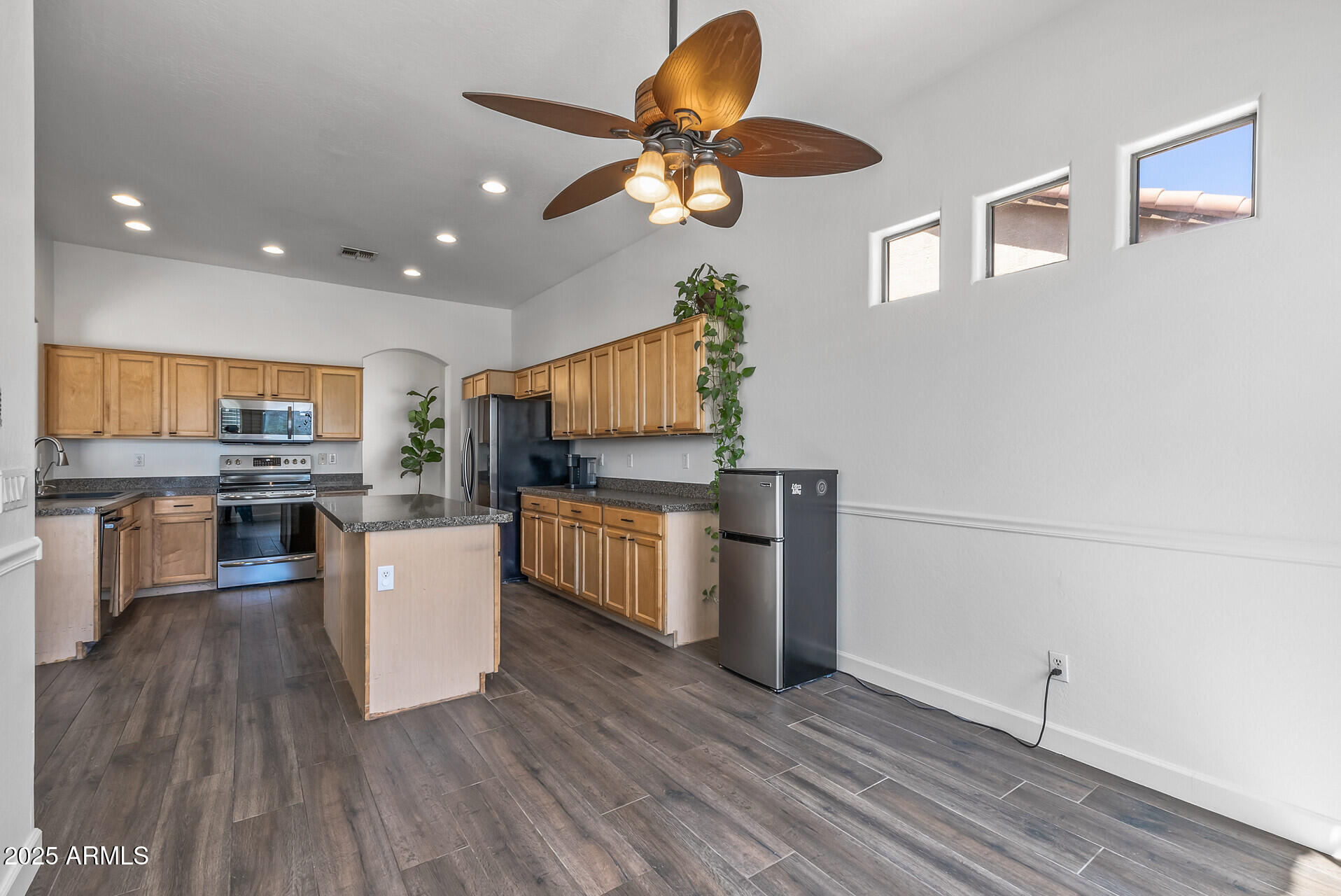7329 W TETHER Trail