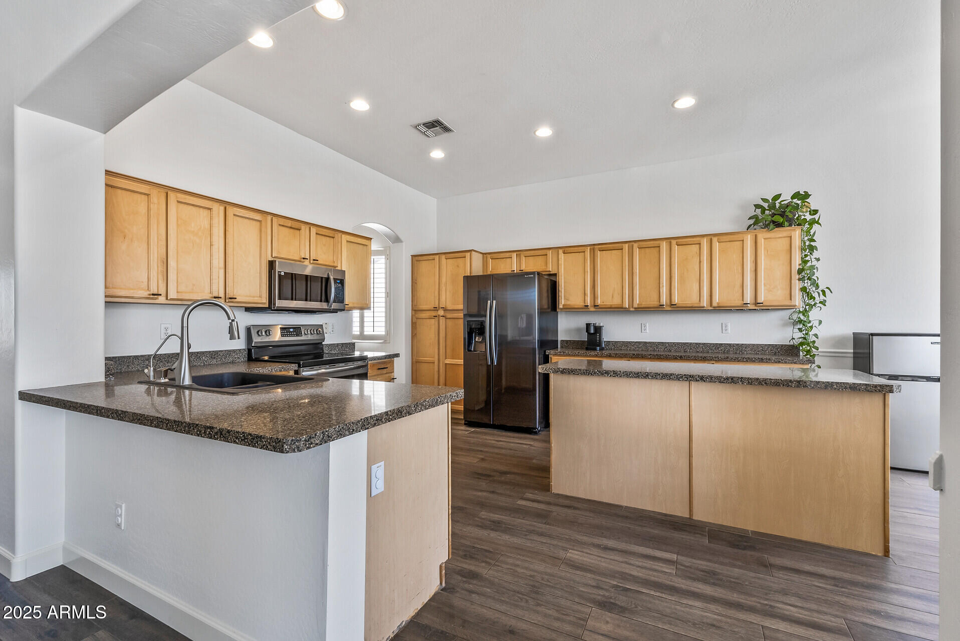 7329 W TETHER Trail
