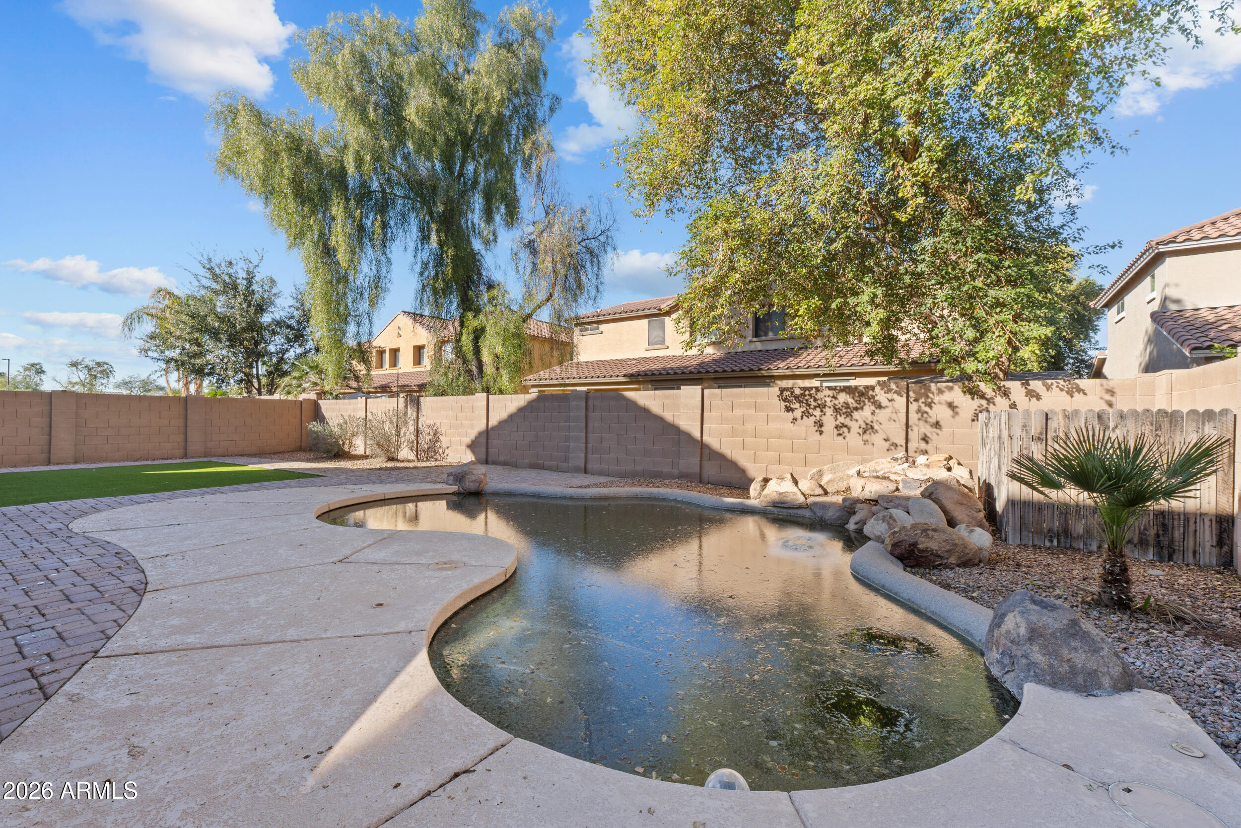 21420 E ROUNDUP Way