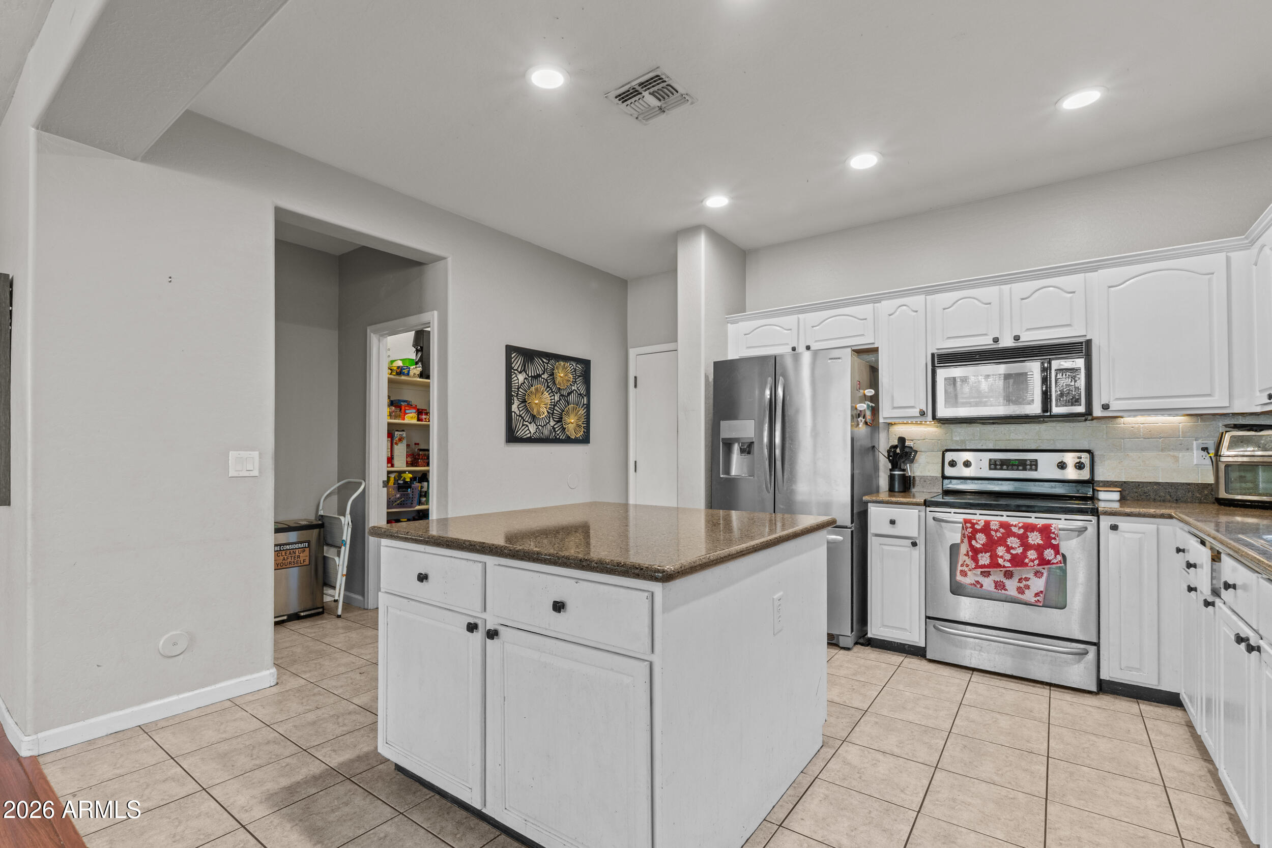 21420 E ROUNDUP Way