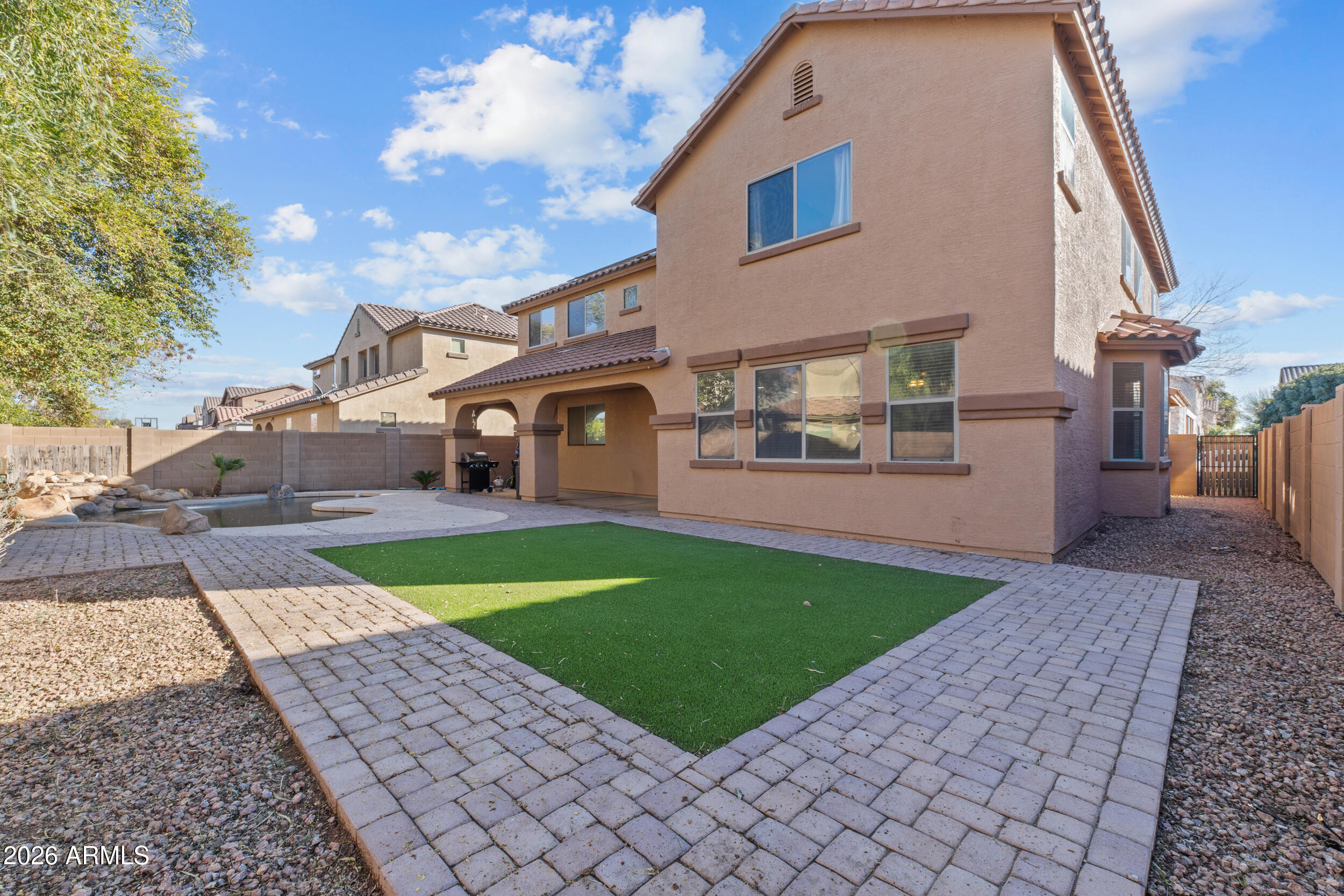 21420 E ROUNDUP Way
