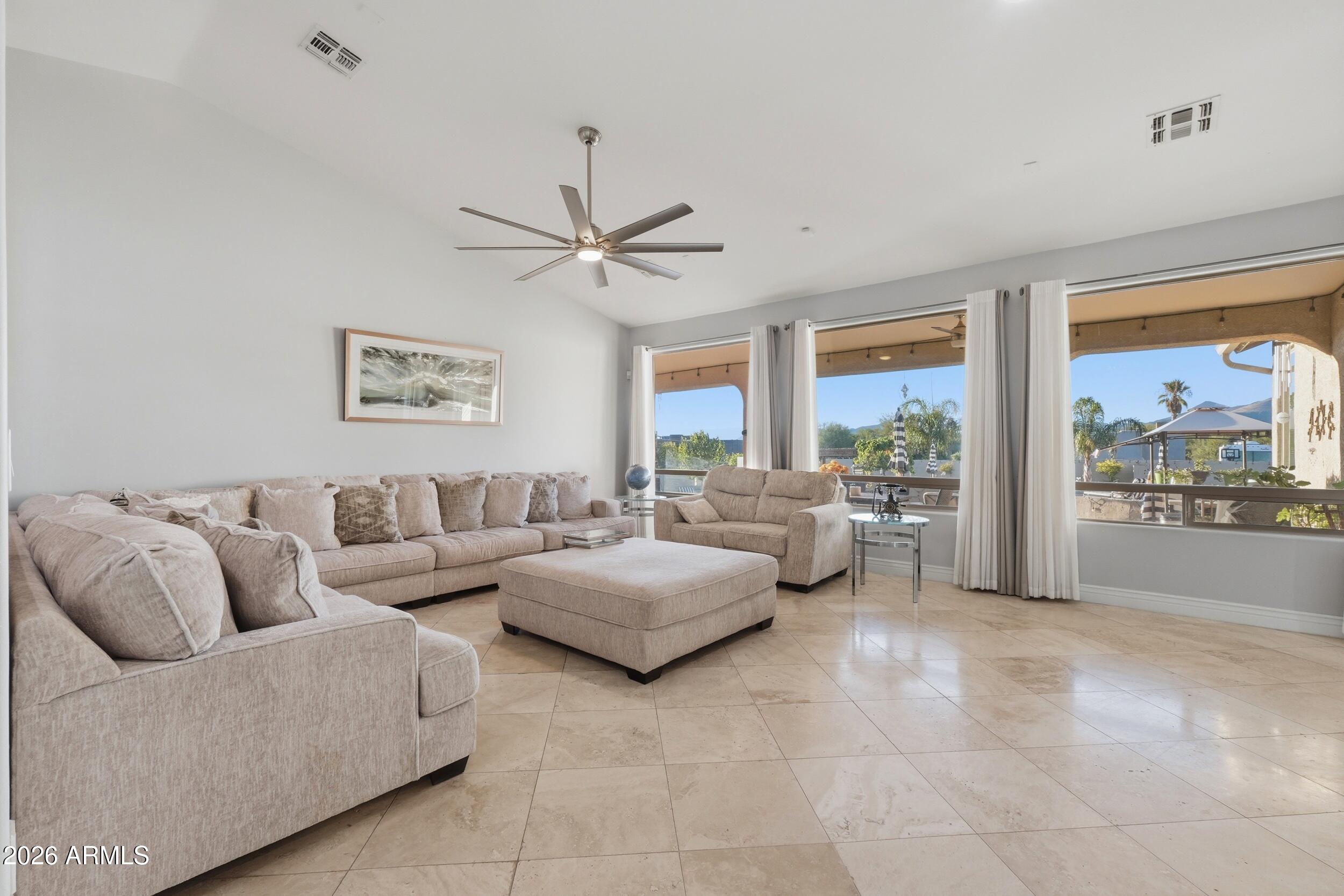 1106 E CIRCLE MOUNTAIN Road