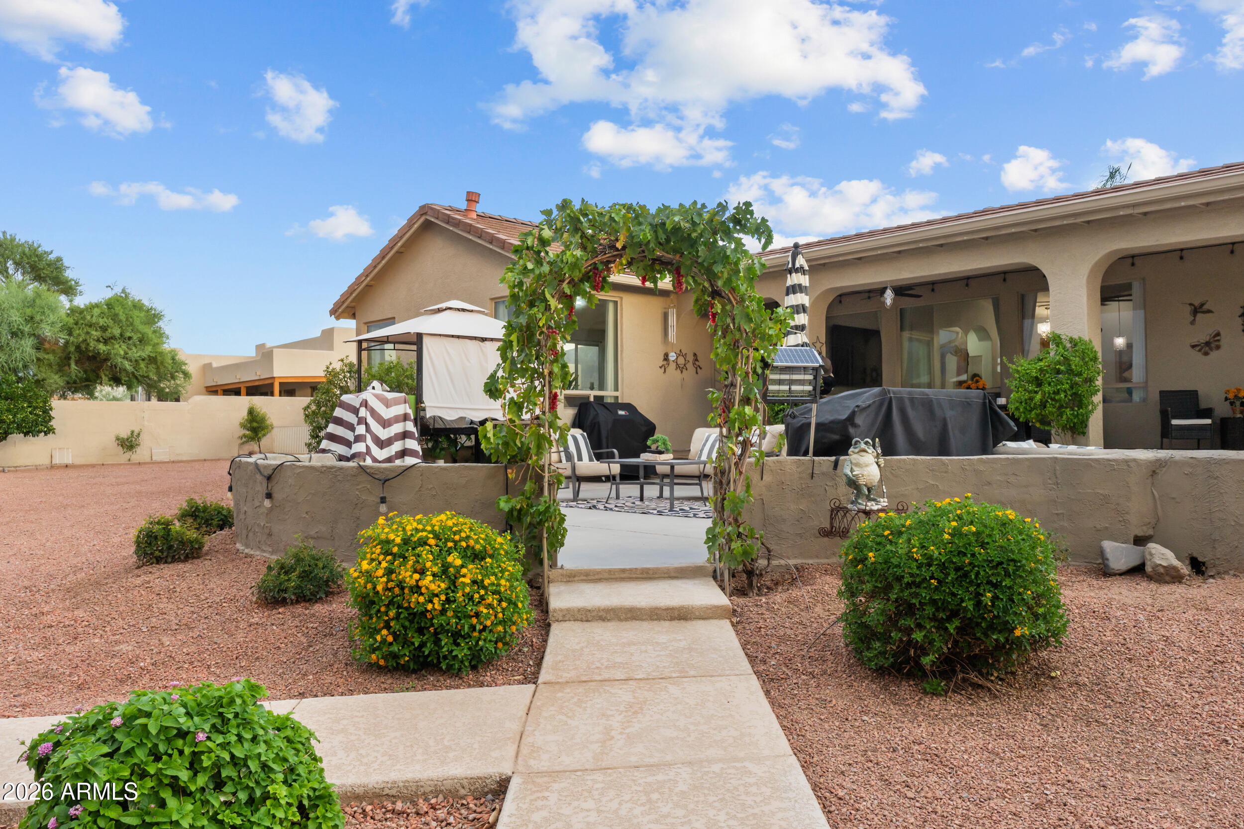 1106 E CIRCLE MOUNTAIN Road