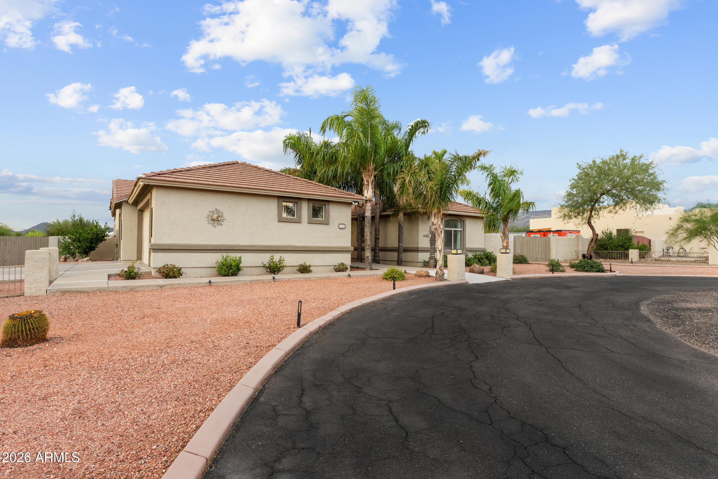1106 E CIRCLE MOUNTAIN Road