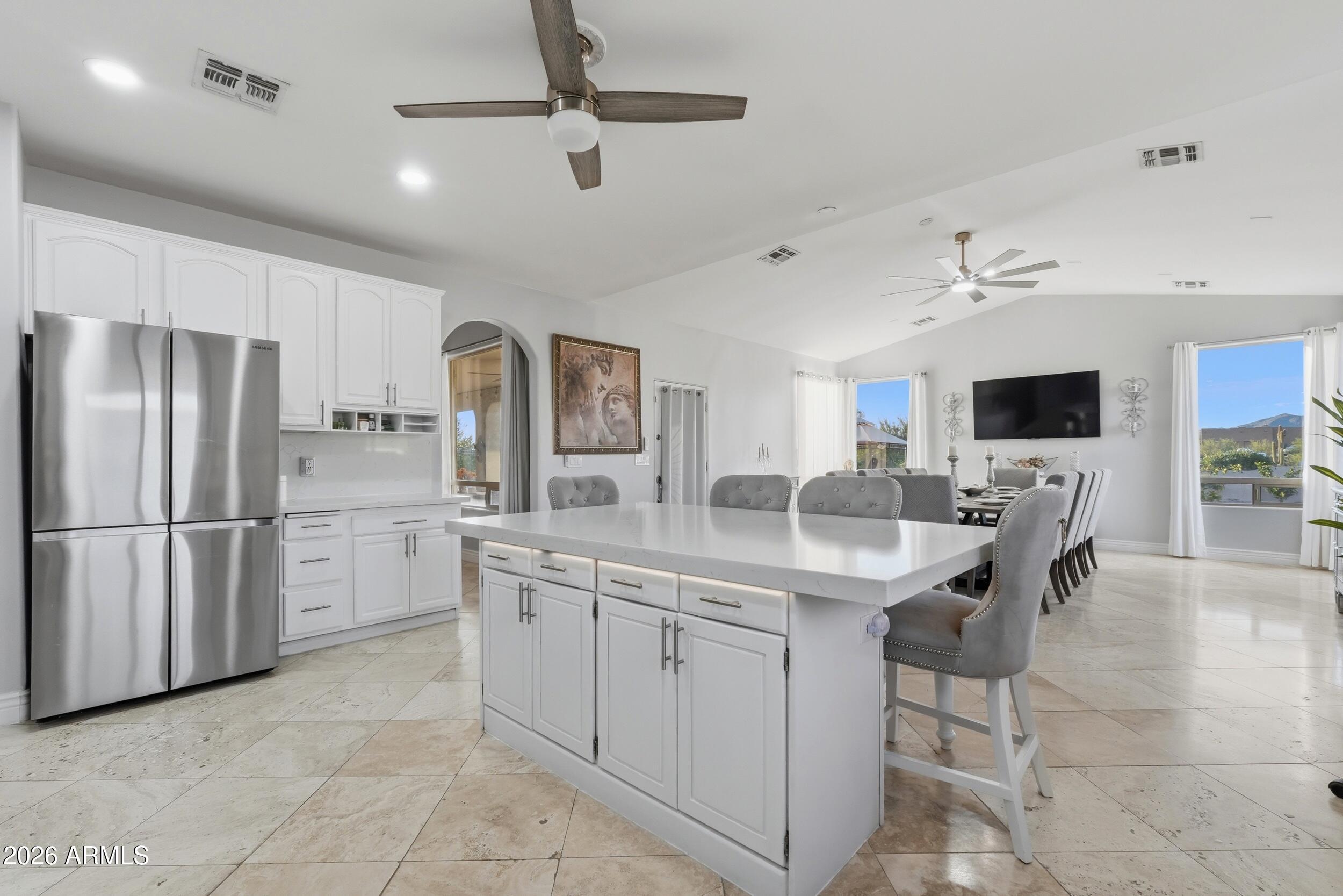 1106 E CIRCLE MOUNTAIN Road