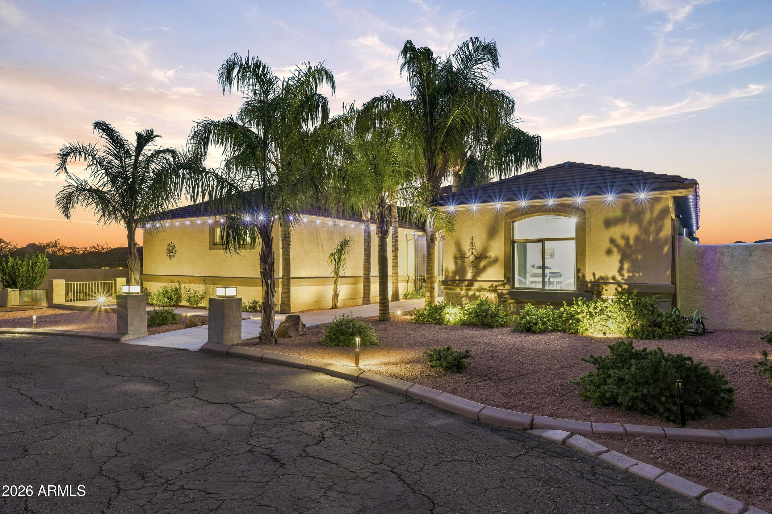 1106 E CIRCLE MOUNTAIN Road