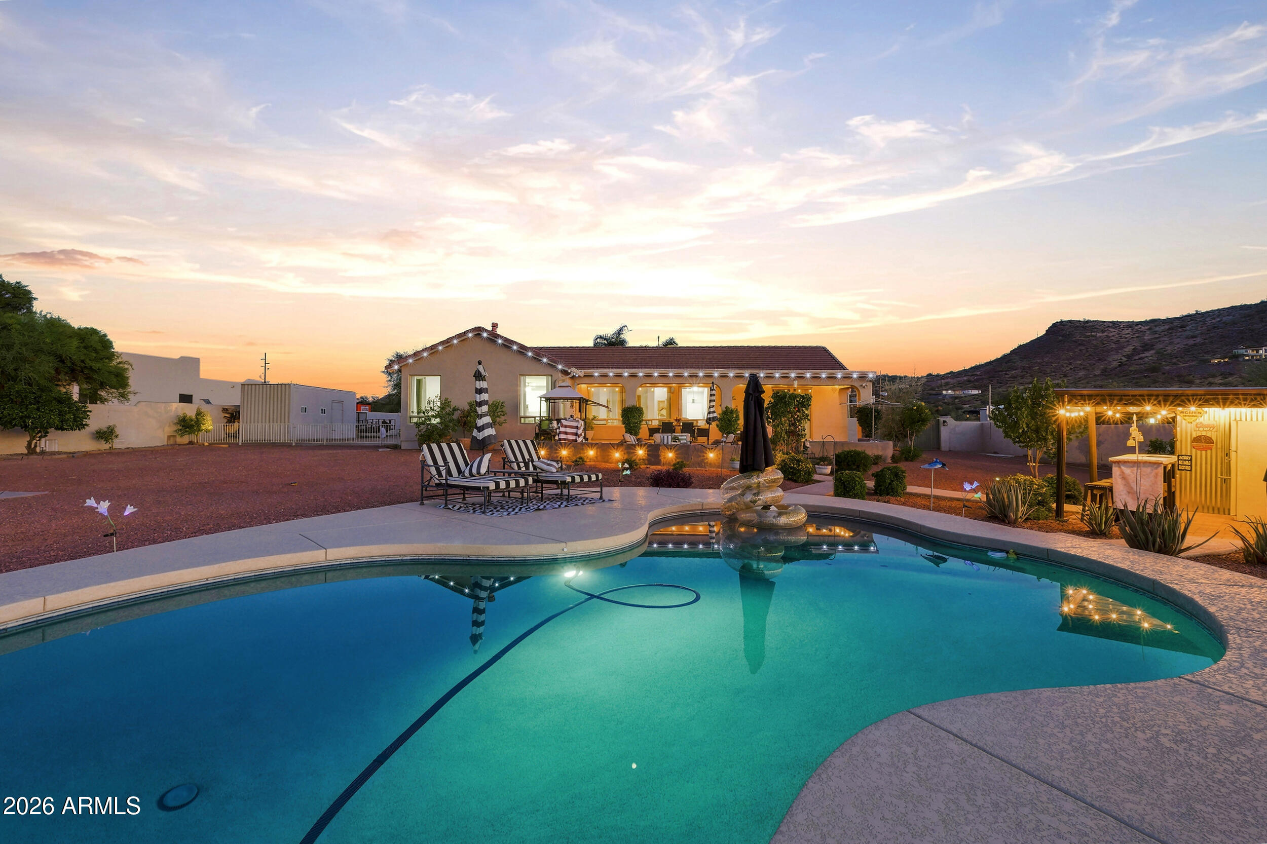 1106 E CIRCLE MOUNTAIN Road