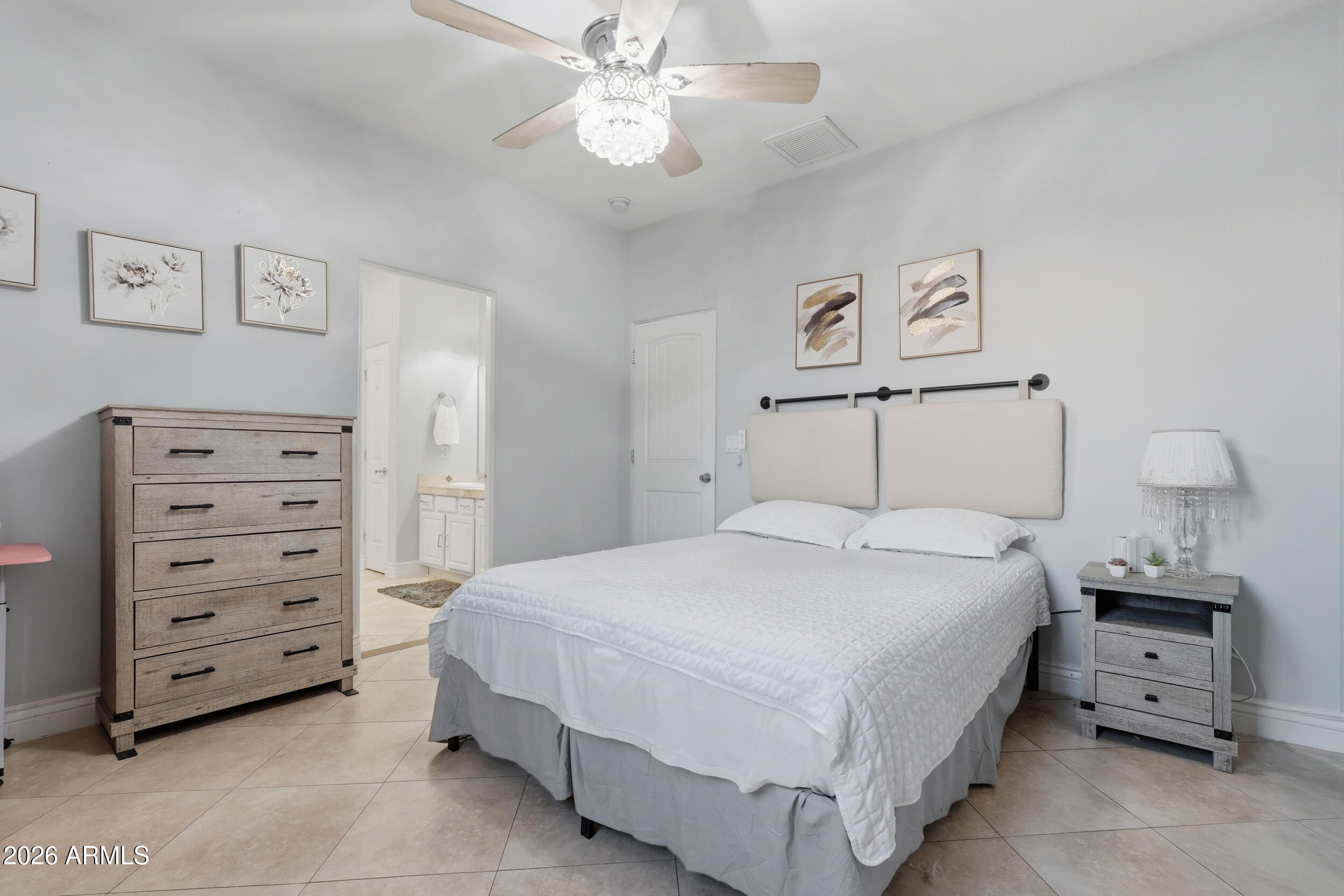 1106 E CIRCLE MOUNTAIN Road
